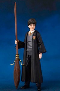 FIGURA HARRY POTTER ON BROOM SHFIGUARTS