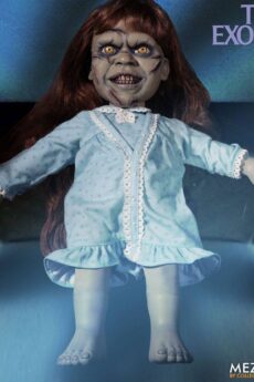 El Exorcista Figura con sonido Mega Scale Regan MacNeil 38 cm