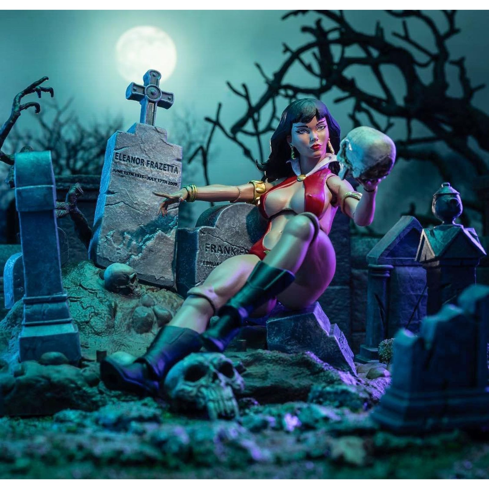 Figura Vampirella Frazetta Icon 16cm - Imagen 4
